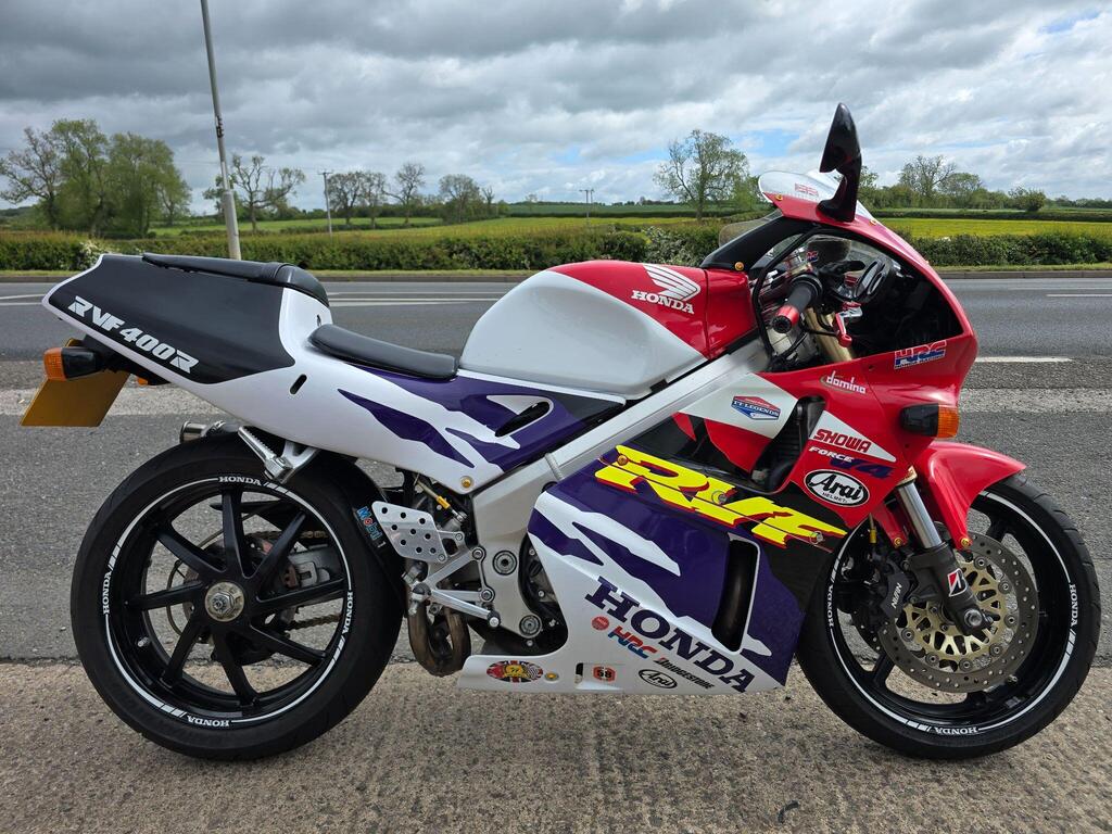 Honda RVF400 Super Sports