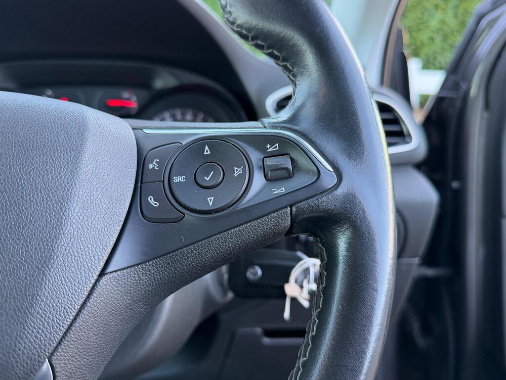 Vauxhall Grandland X 1.2 Turbo SE Euro 6 (s/s) 5dr thumbnail 24