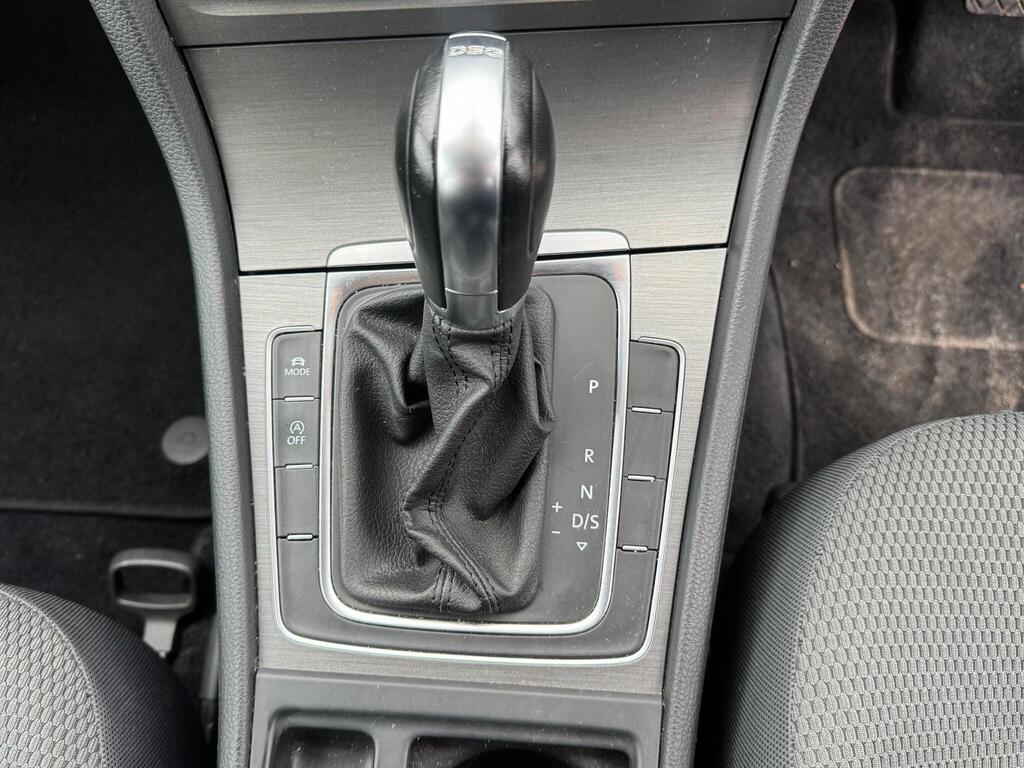 Volkswagen Golf 2.0 TDI BlueMotion Tech SE DSG Euro 5 (s/s) 5dr thumbnail 25