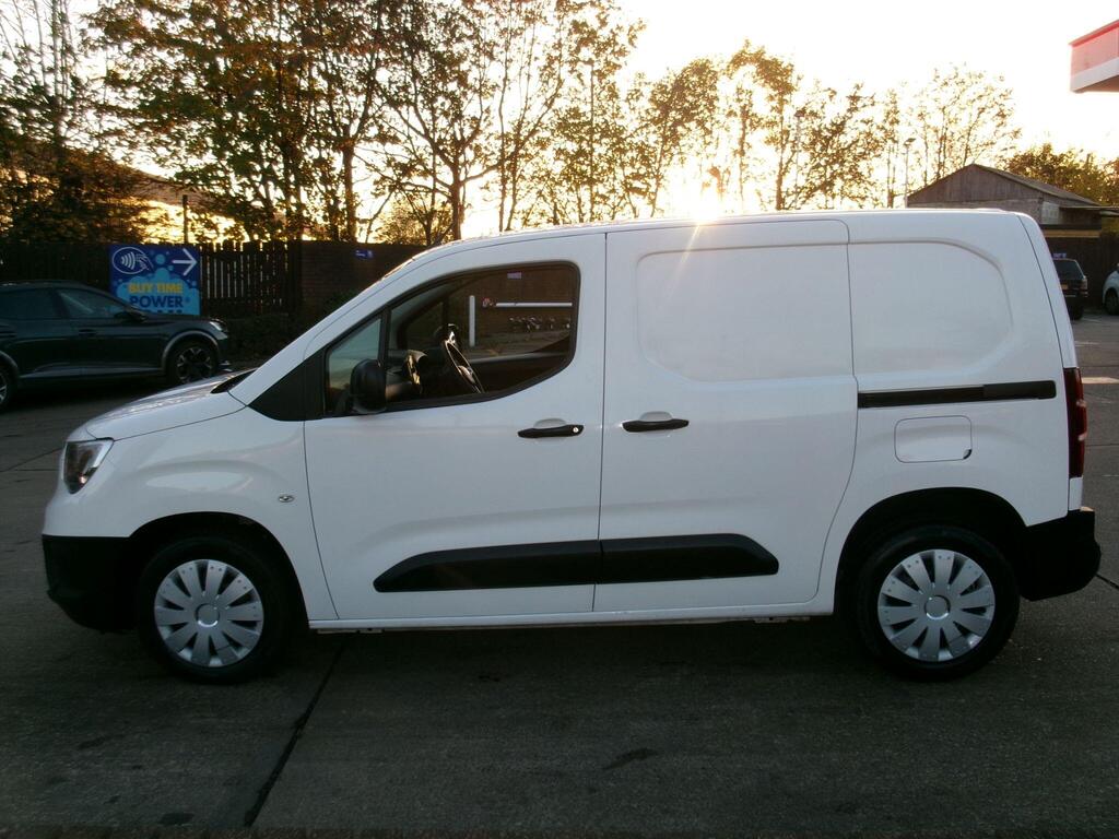 Vauxhall Combo Panel Van 1.5 Turbo D 2300 Dynamic L1 H1 Euro 6 4dr