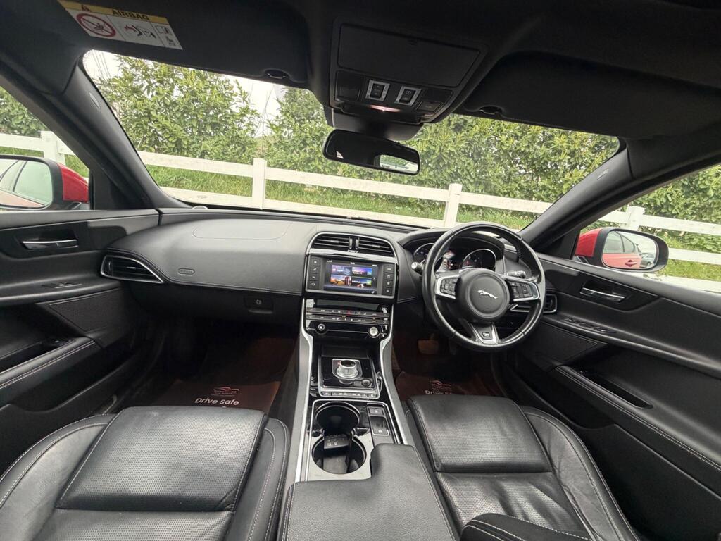 2015 Jaguar XE thumbnail 17