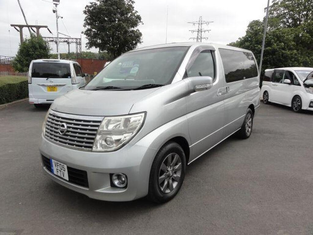 Nissan Elgrand MPV XL TOP SPEC UK RADIO