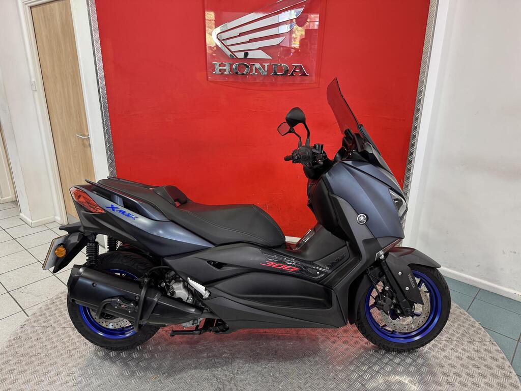 Yamaha XMAX 300