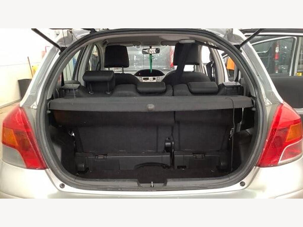 2009 Toyota Yaris thumbnail 13