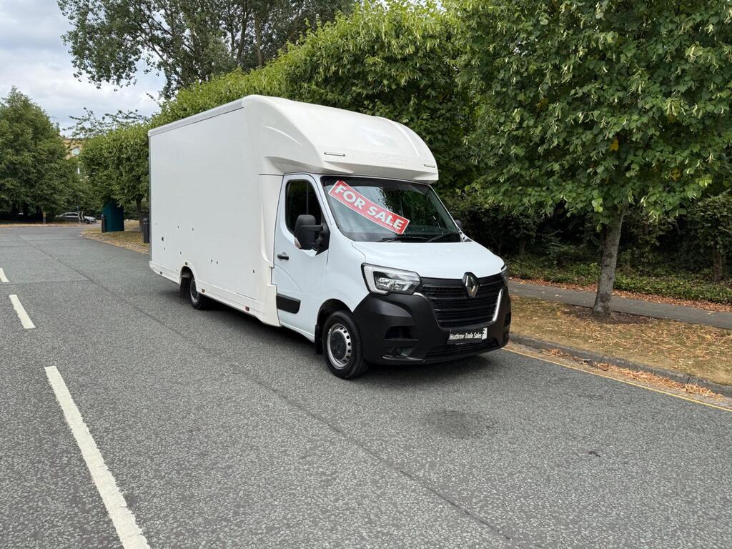 Renault Master Luton 2.3 dCi ENERGY 35 Business Platform Cab FWD LWB Euro 6 (s/s) 2dr