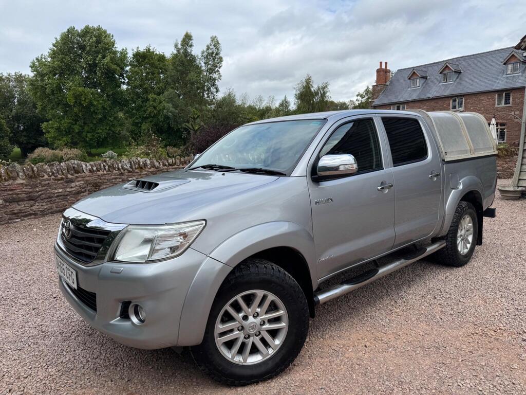 Toyota Hilux Pickup 3.0 D-4D Invincible 4WD Euro 5 4dr
