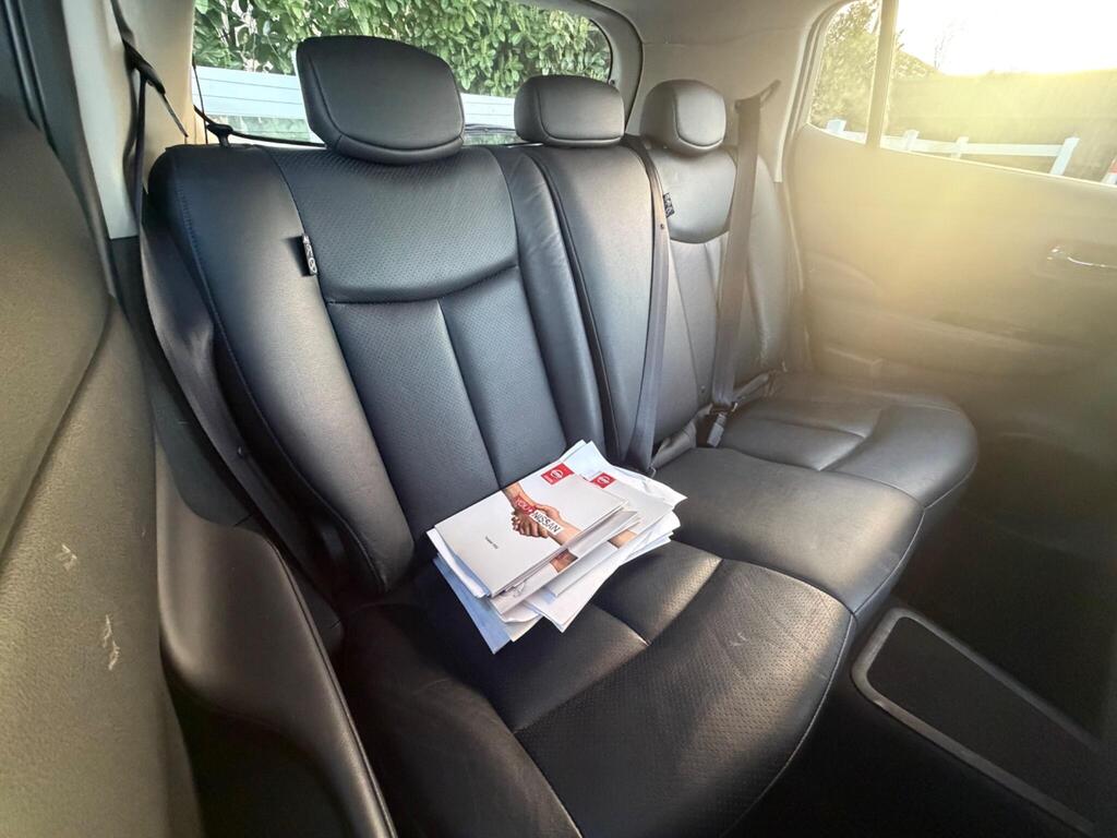 2015 Nissan Leaf thumbnail 21