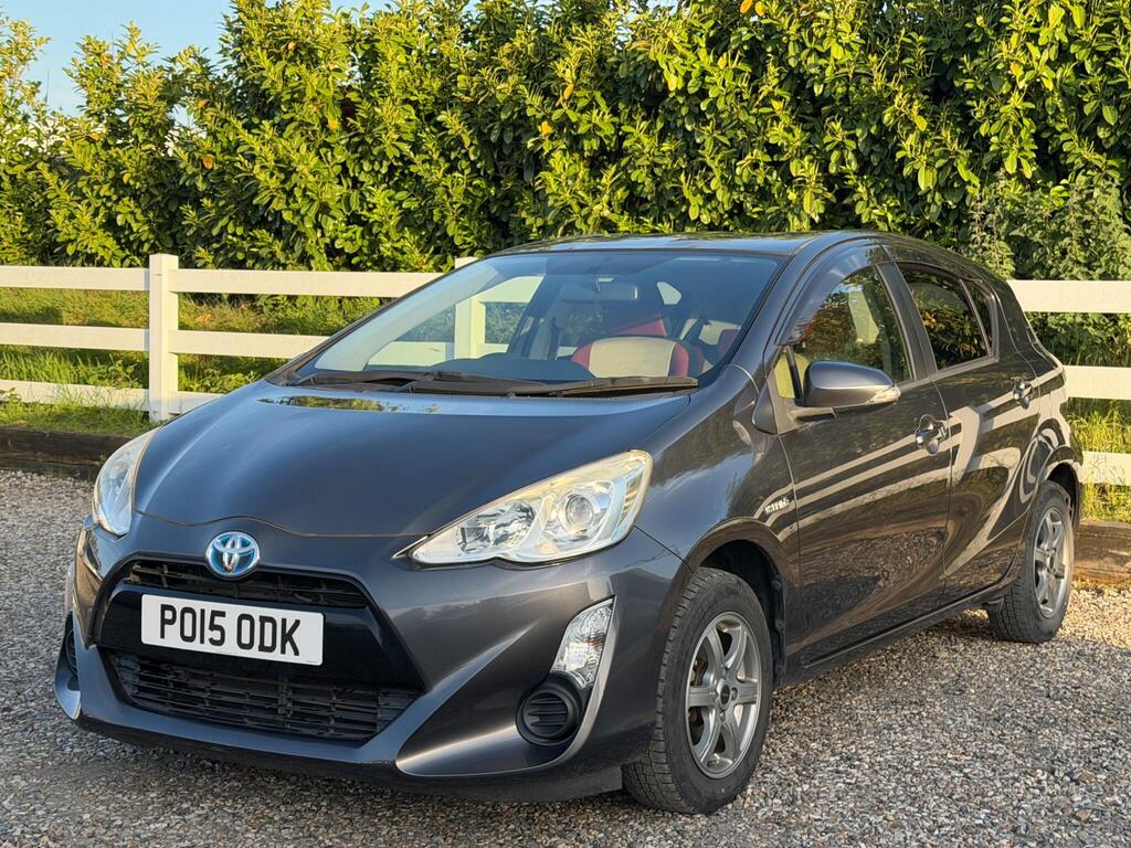 2015 Toyota Aqua thumbnail 8