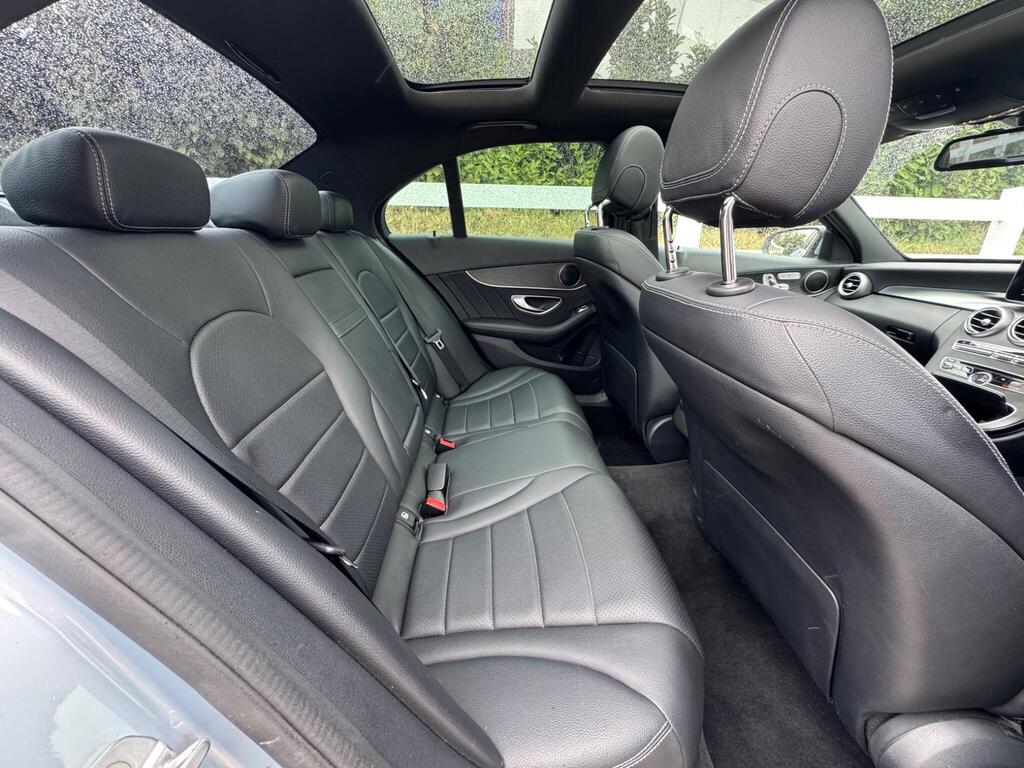 Mercedes-Benz C Class 2.1 C220d AMG Line (Premium) 7G-Tronic+ Euro 6 (s/s) 4dr thumbnail 13