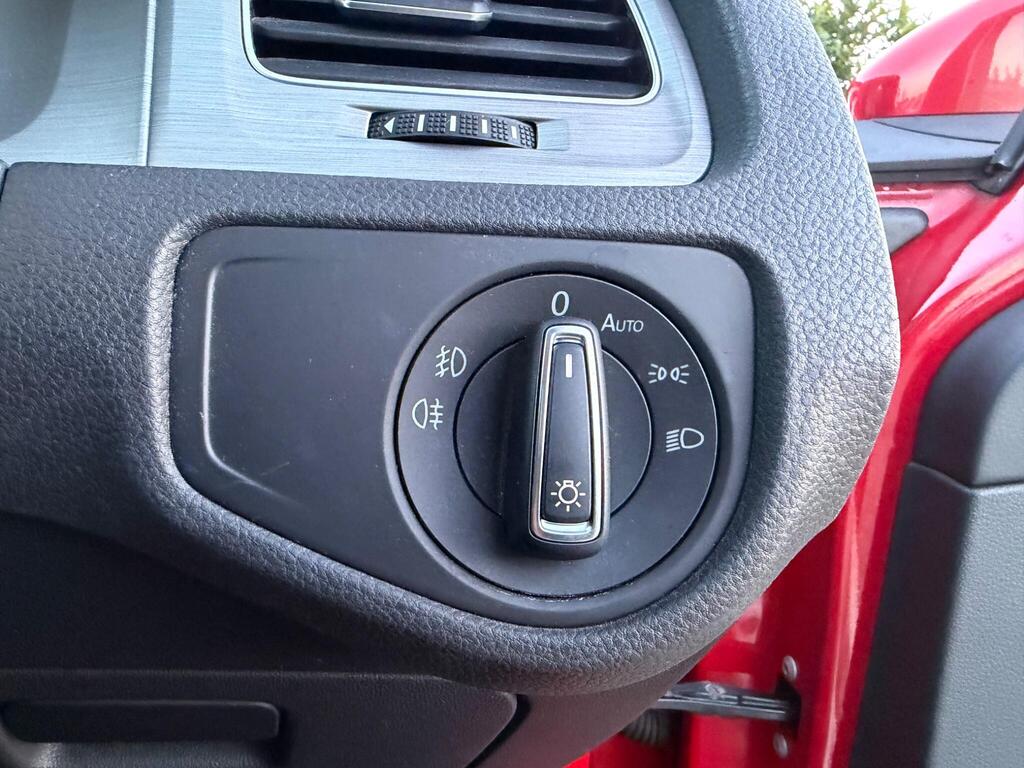 2014 Volkswagen Golf thumbnail 25