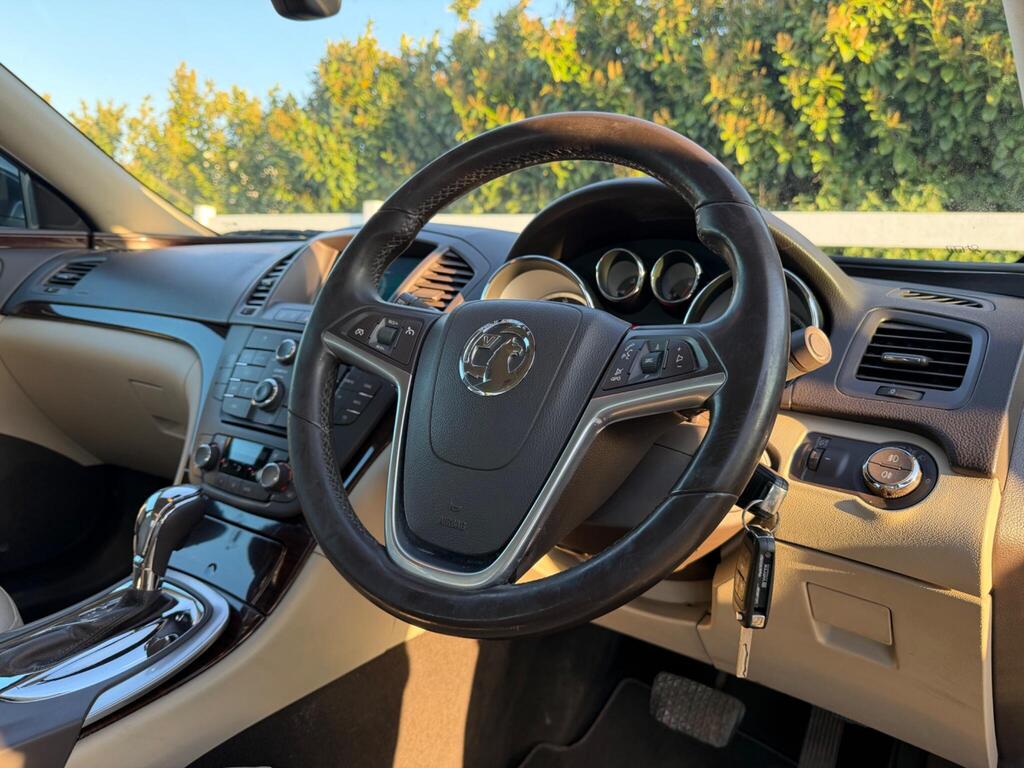 2010 Vauxhall Insignia thumbnail 33