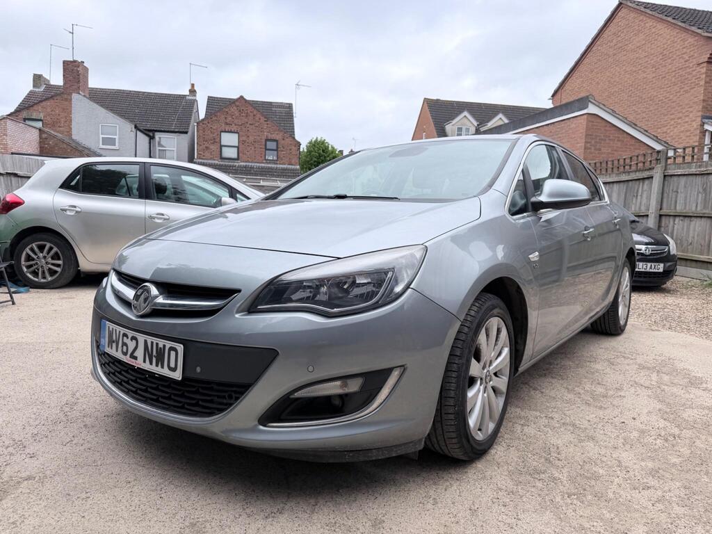 Vauxhall Astra Hatchback 1.6 16v Elite Auto Euro 5 5dr