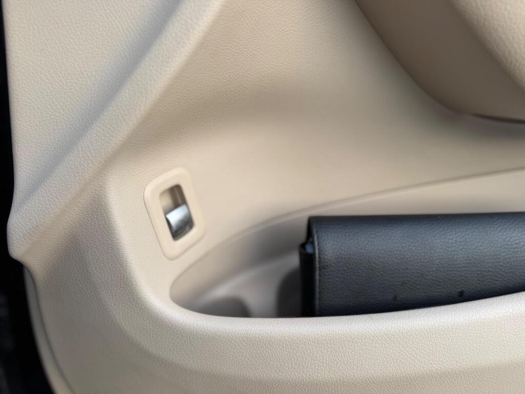 Mercedes-Benz GLC 2.1 GLC220d Sport (Premium) G-Tronic 4MATIC Euro 6 (s/s) 5dr thumbnail 37