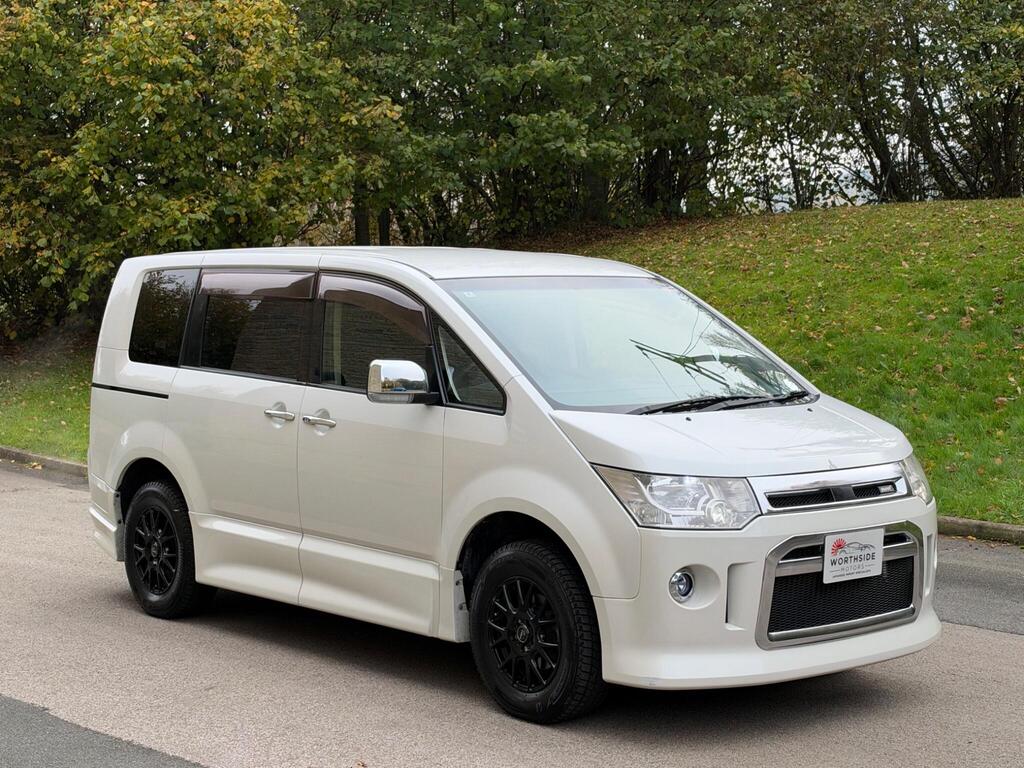 Mitsubishi Delica MPV 2.4 D5 ROADEST 4WD G POWER PACKAGE AUTO