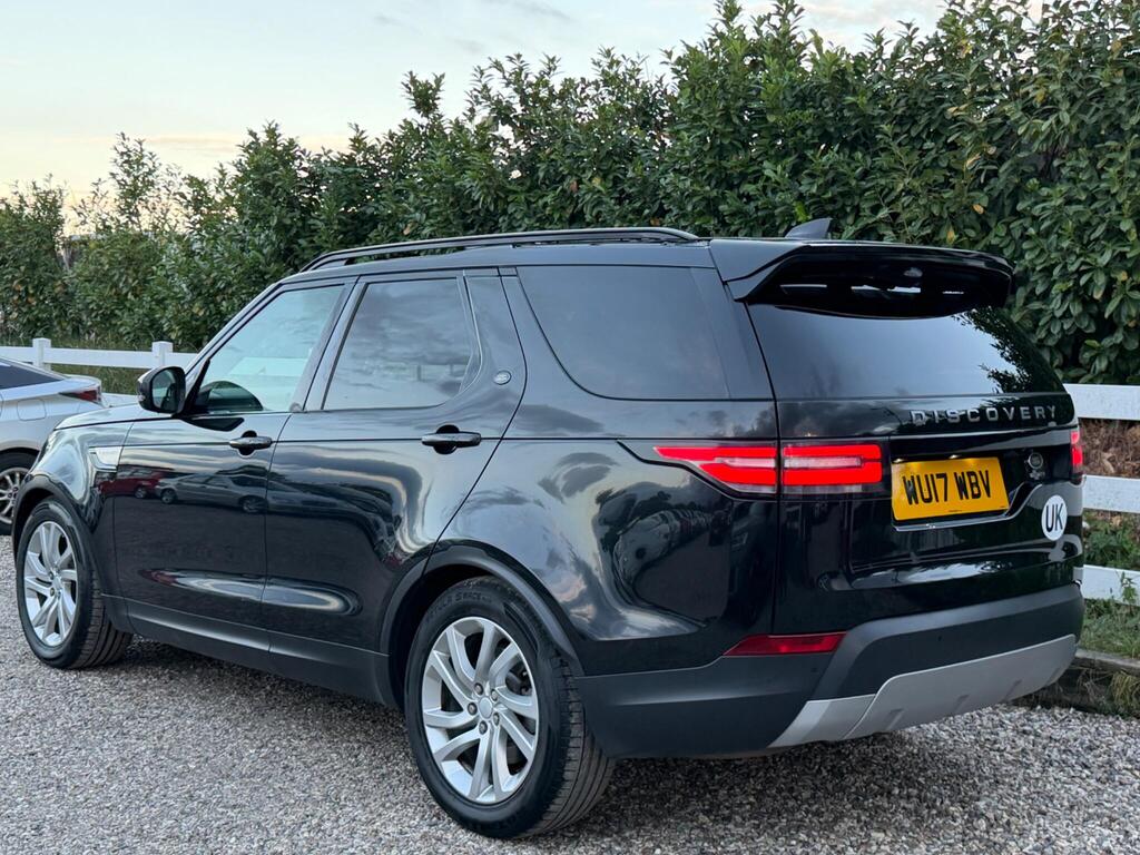 2017 Land Rover Discovery thumbnail 6
