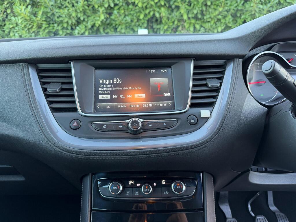 Vauxhall Grandland X 1.2 Turbo SE Euro 6 (s/s) 5dr thumbnail 28
