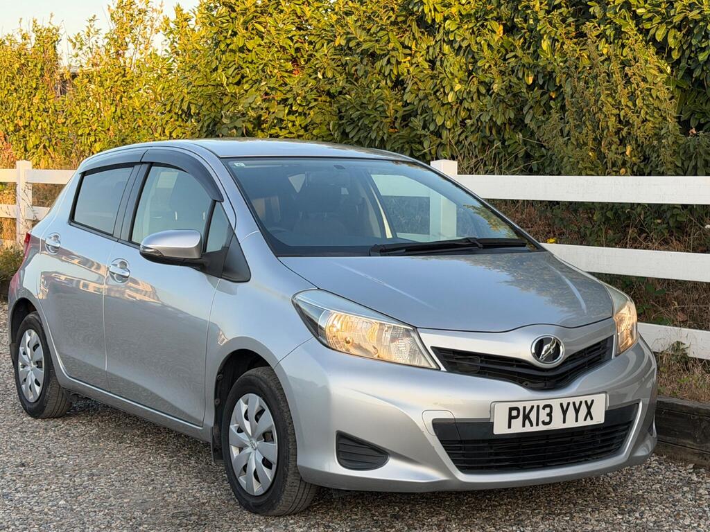 2013 Toyota Yaris thumbnail 7