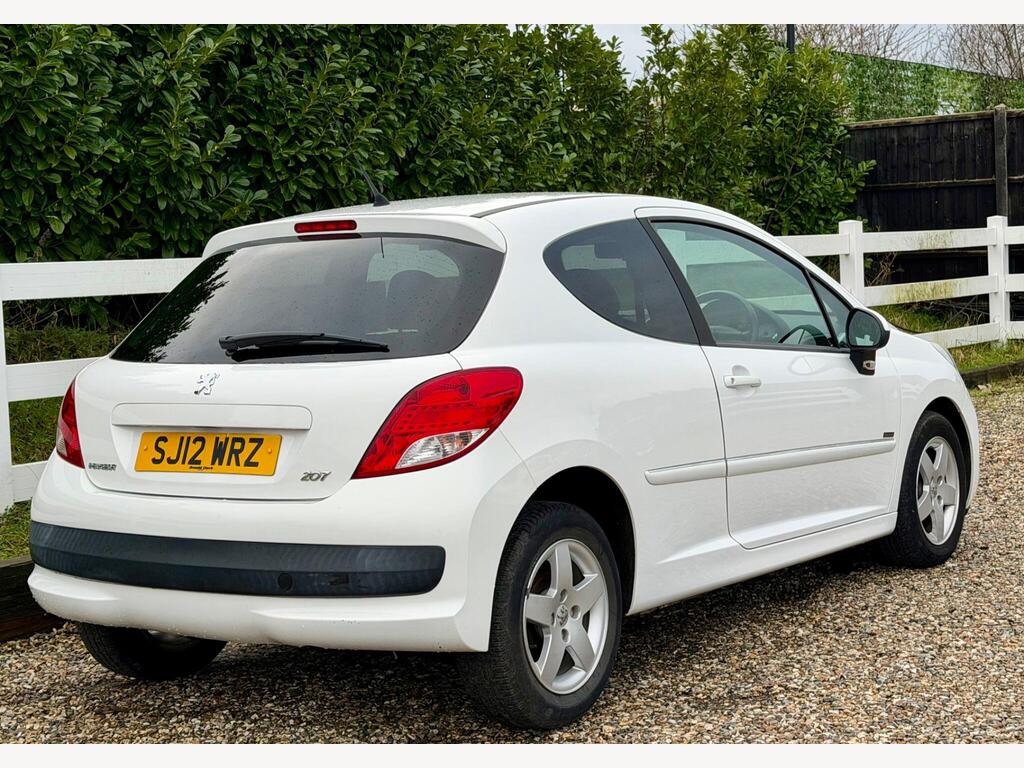 2012 Peugeot 207 thumbnail 11