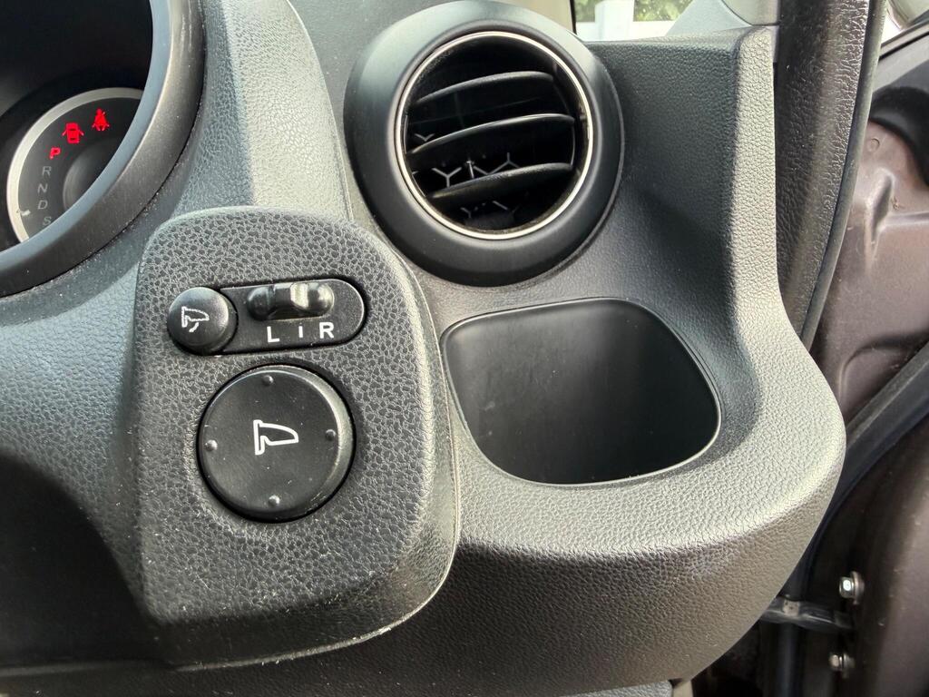 2013 Honda Jazz thumbnail 22