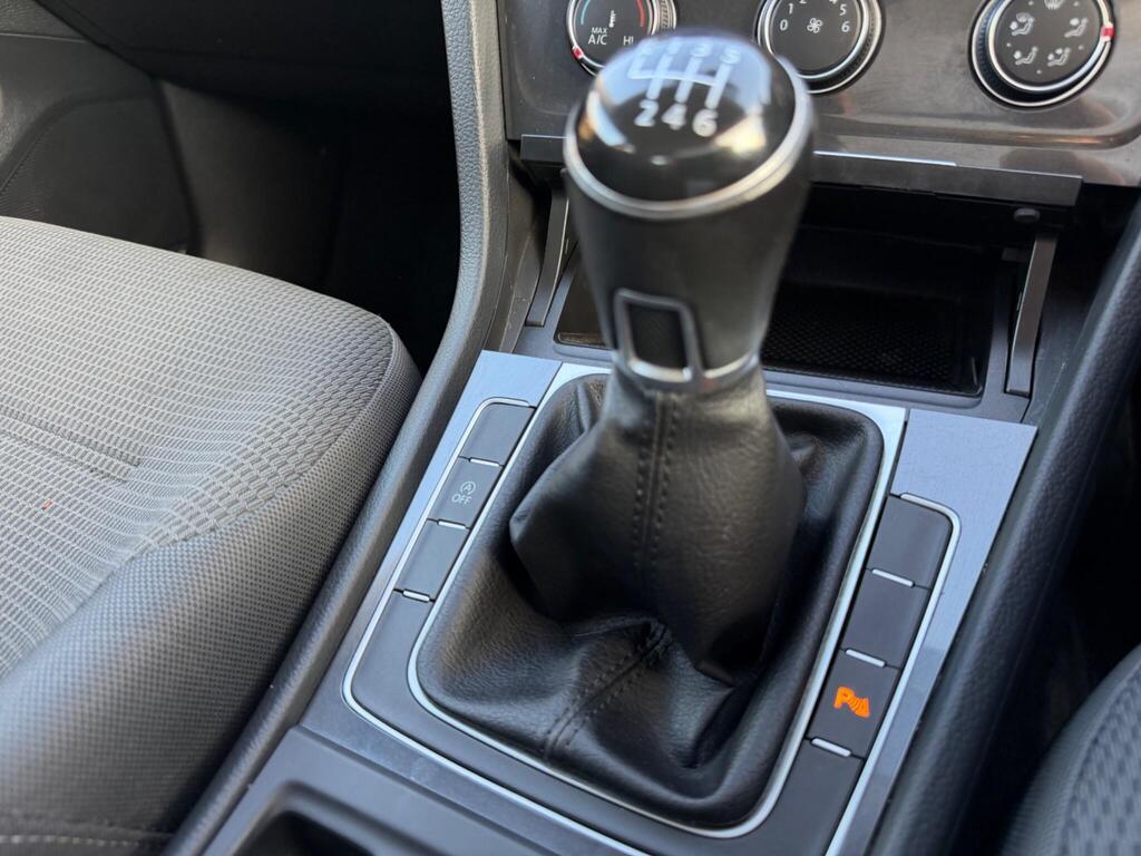 2018 Volkswagen Golf thumbnail 16