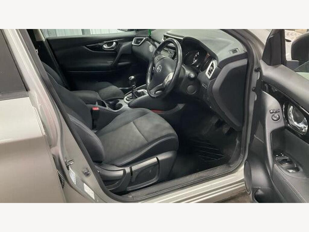 2014 Nissan Qashqai thumbnail 8