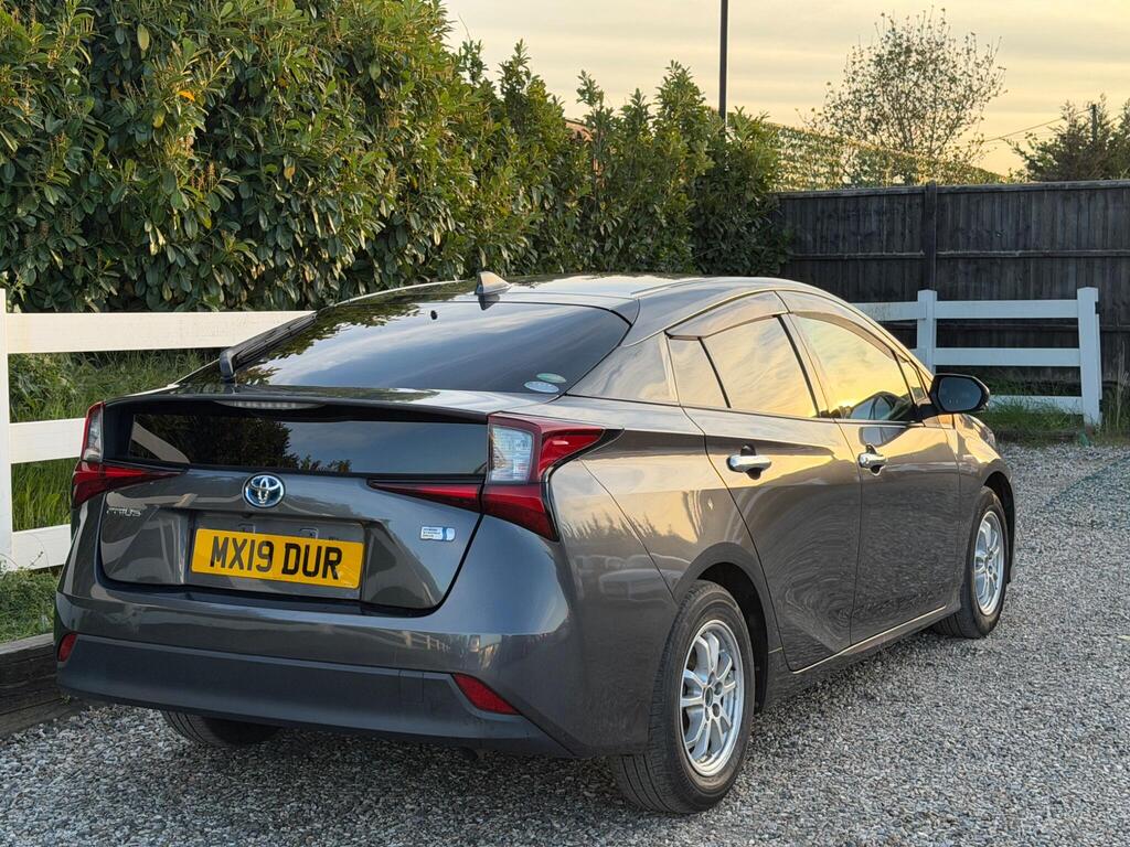 2019 Toyota Prius thumbnail 14