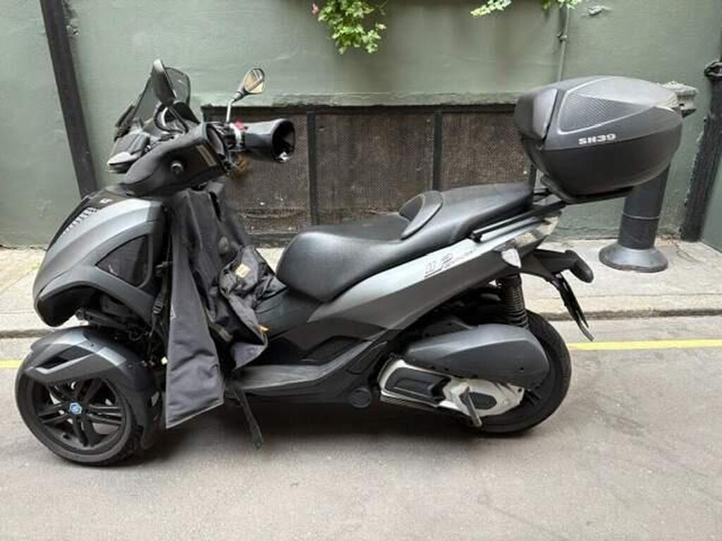 Piaggio MP3 300