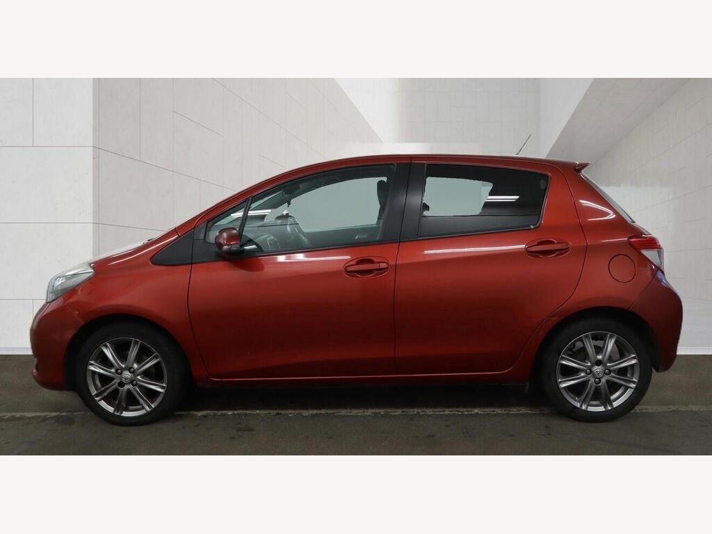 2013 Toyota Yaris thumbnail 5