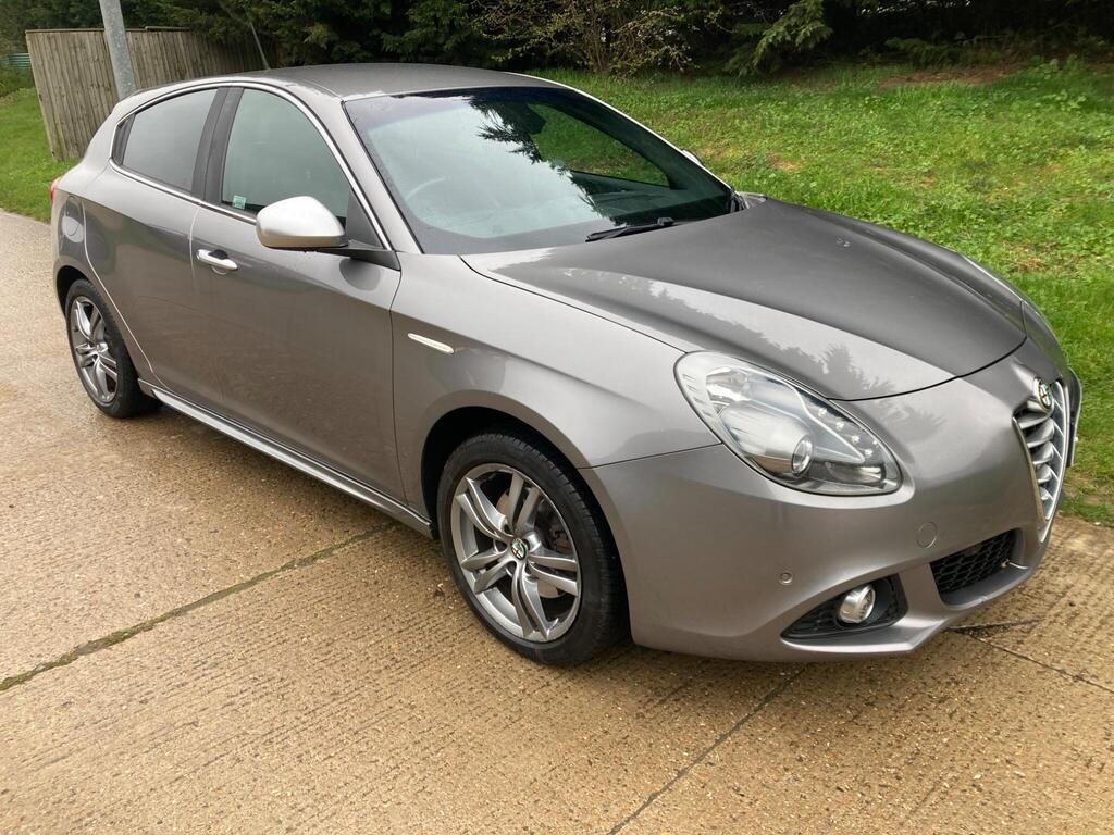 Alfa Romeo Giulietta Hatchback 2.0 JTDM-2 Exclusive Euro 5 (s/s) 5dr