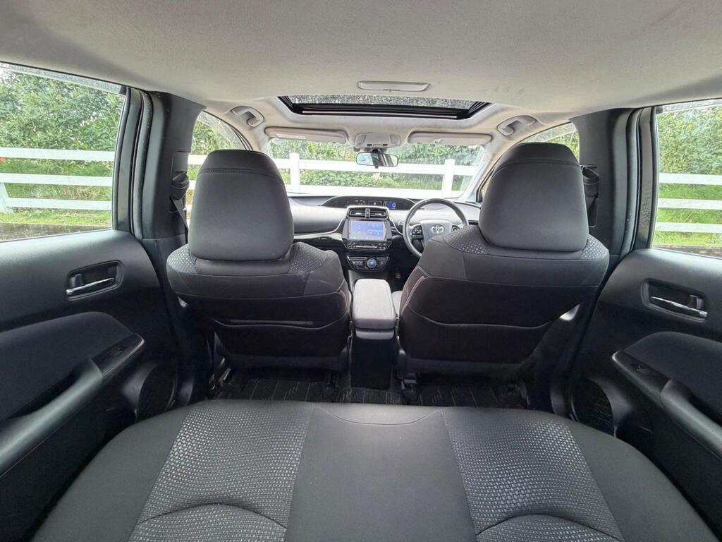 2019 Toyota Prius thumbnail 24