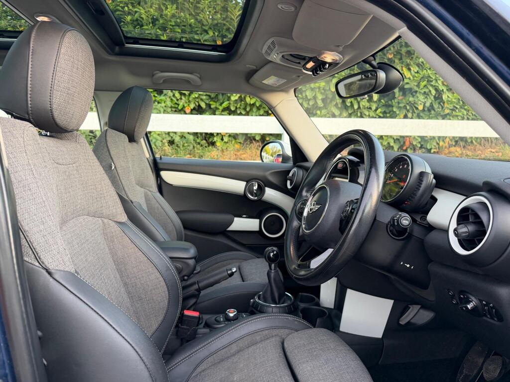 2015 MINI Hatch thumbnail 18