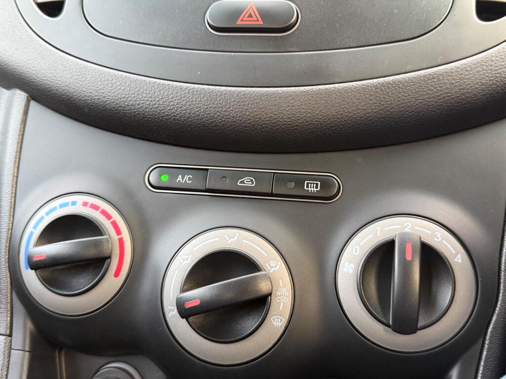 2011 Hyundai i10 thumbnail 25