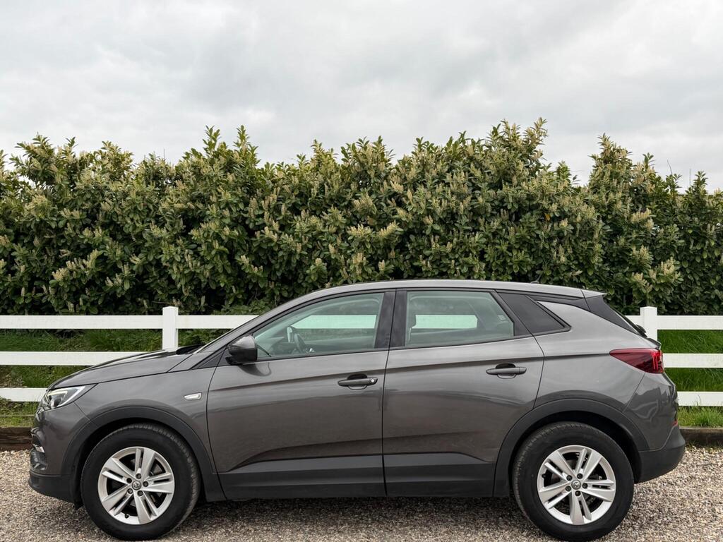 2018 Vauxhall Grandland X thumbnail 9