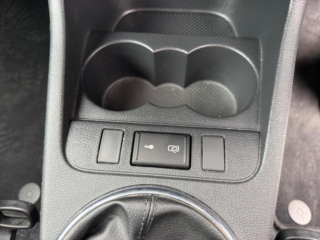 2013 Skoda Fabia thumbnail 24