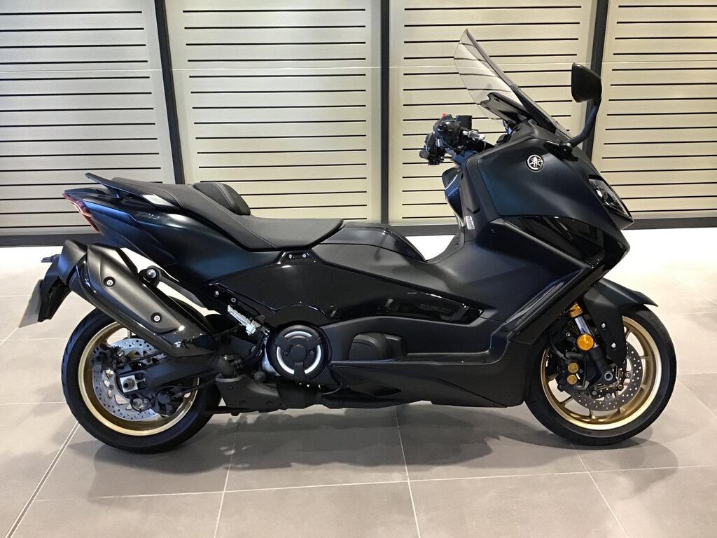 Yamaha TMAX 560