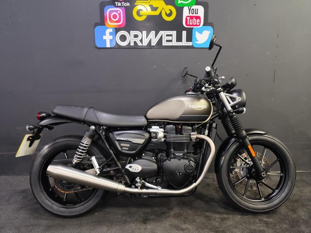 Triumph Street Twin