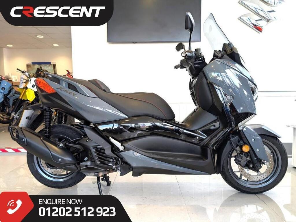 Yamaha XMAX 125