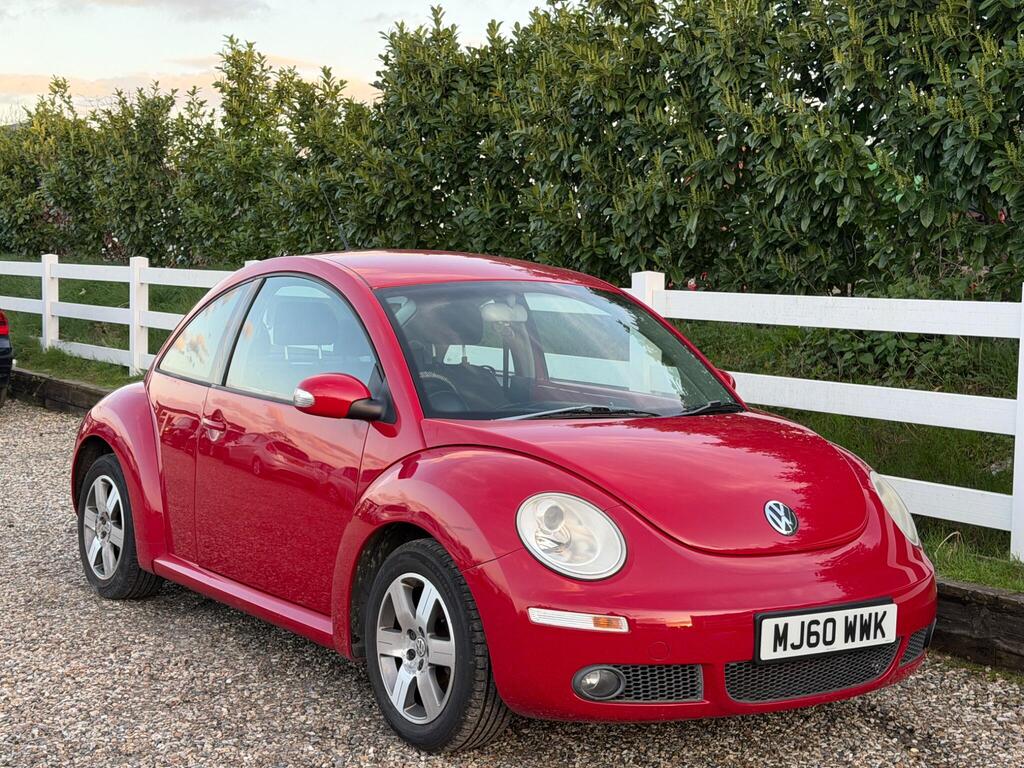 2010 Volkswagen Beetle thumbnail 6