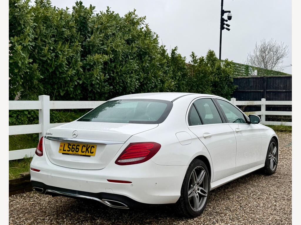 2016 Mercedes-Benz E Class thumbnail 17