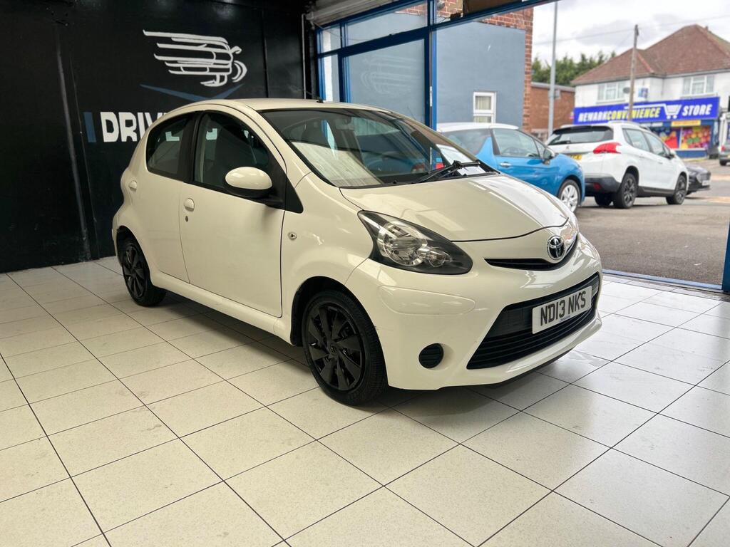 Toyota AYGO Hatchback 1.0 VVT-i Ice Euro 5 5dr