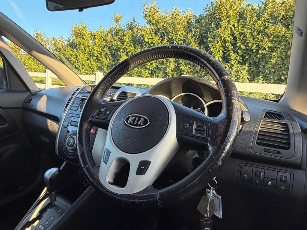 2012 Kia Venga thumbnail 24
