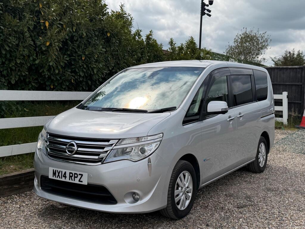 2014 Nissan Serena thumbnail 5