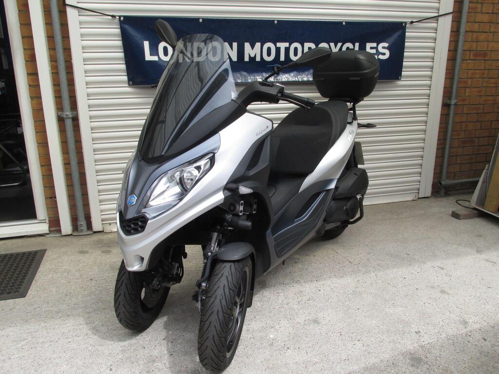 Piaggio MP3 300