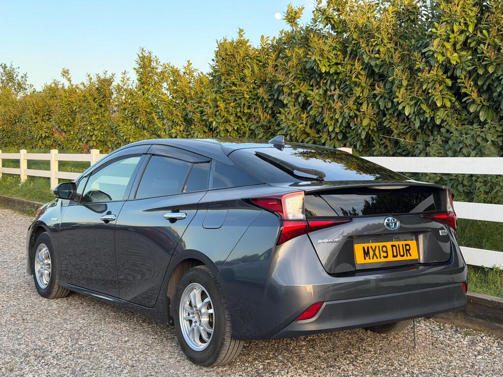 2019 Toyota Prius thumbnail 9