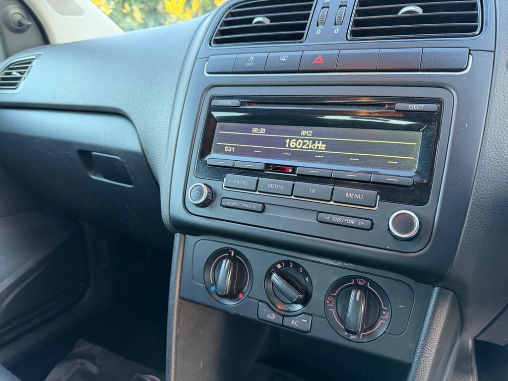 2014 Volkswagen Polo thumbnail 26