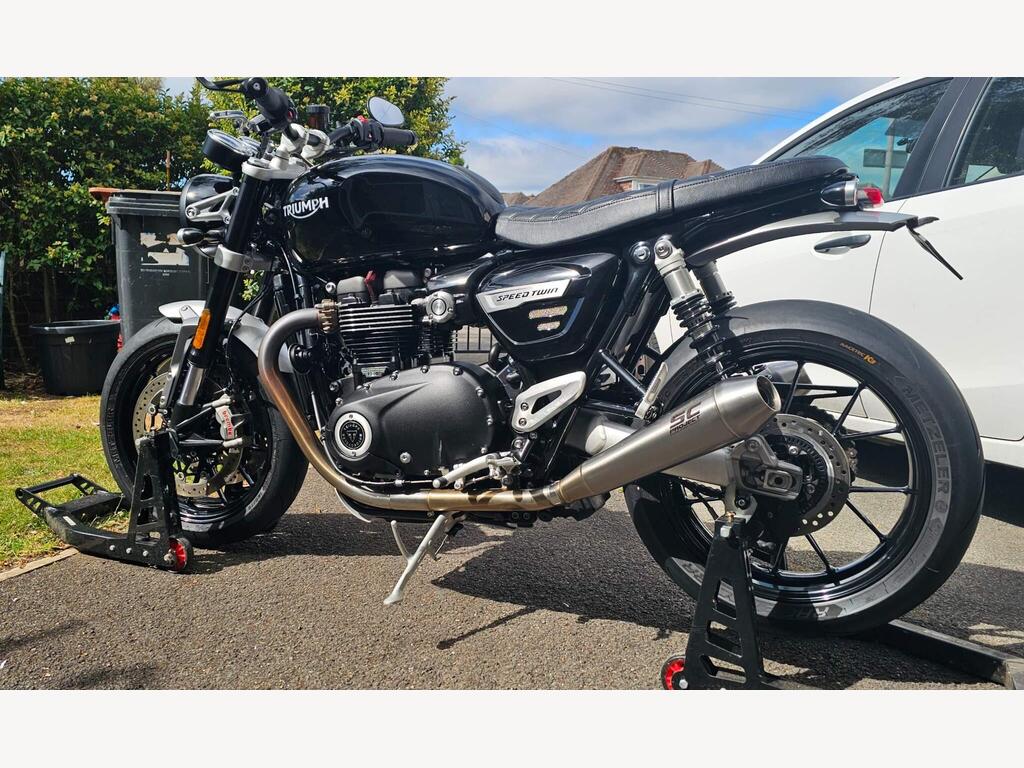 Triumph Speed Twin 1200