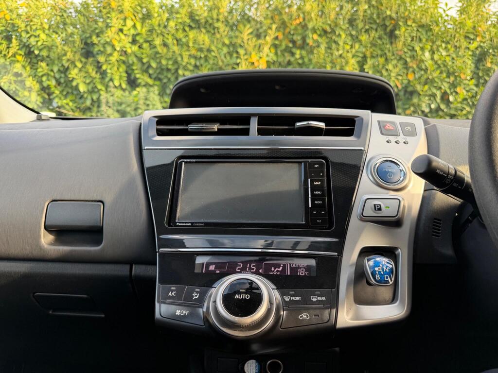 2015 Toyota Prius+ thumbnail 20