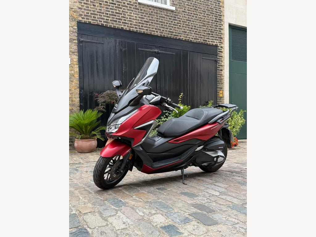 Honda Forza 350