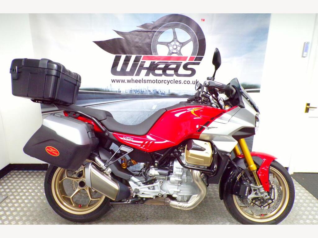 Moto Guzzi V100 Mandello
