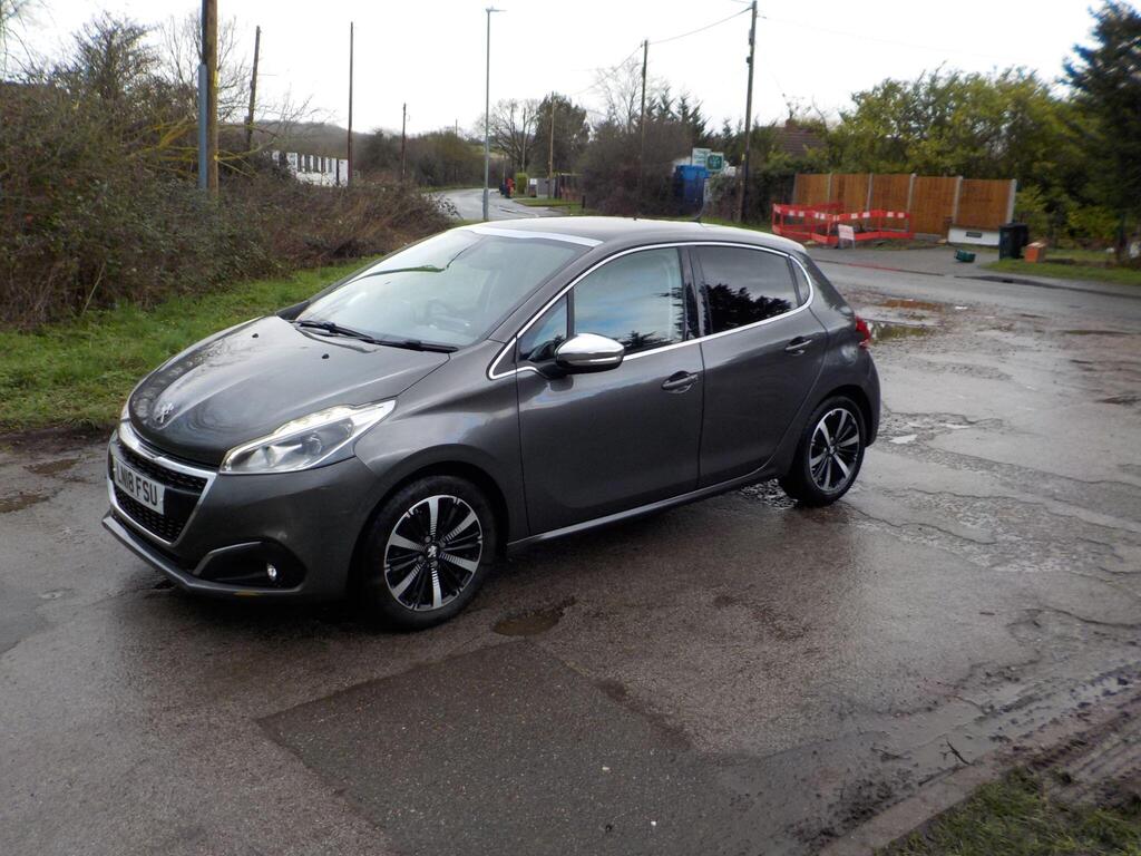 Peugeot 208 Hatchback 1.2 PureTech Allure Premium Euro 6 (s/s) 5dr